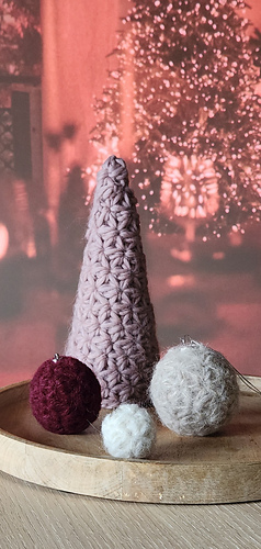 Silk Infinity Star Bauble