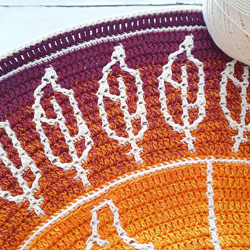 Ravelry Mosaic Feathers pattern by Crochet Hooks and Magic