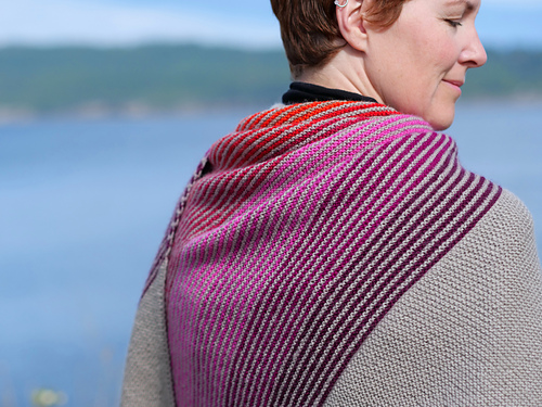 Ravelry: Ribbon Wrap Light pattern by illitilli