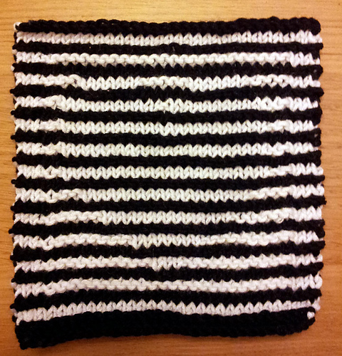 Black & White Valentine Heart Illusion Knitting photo 9