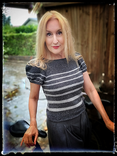 Puff and stripes tee
