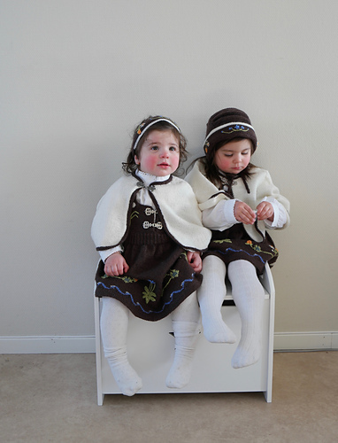 Cape til Senja inspirert festdrakt - IngriPingri- Design laget av Ingrid Gamst