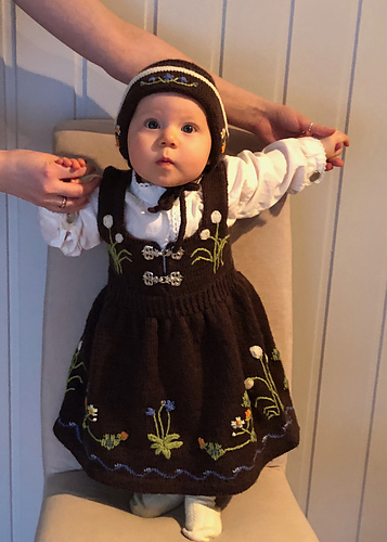 Senja-inspirert festdrakt - IngriPingri- Design laget av Ingrid Gamst