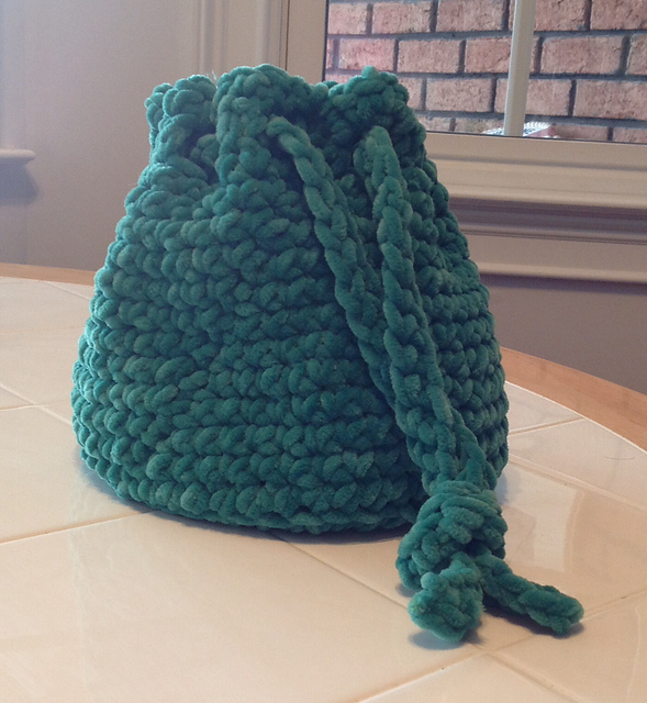 Ravelry Easy Project Bag pattern by Ingcredible Threads Designs