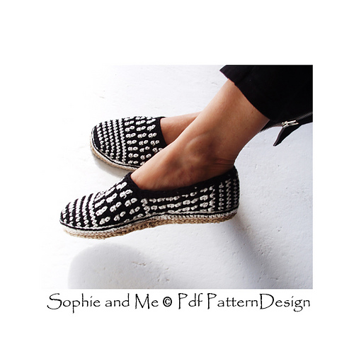 Ravelry Black and White Graphic Slippers pattern by Sophie and Me