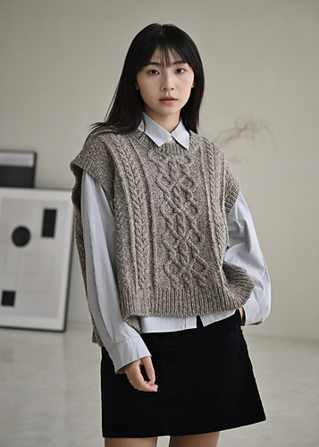 IRENE analyzed vest アイレネ　ニットベスト　グレー Ravelry: Myra Vest pattern by Irene Lin