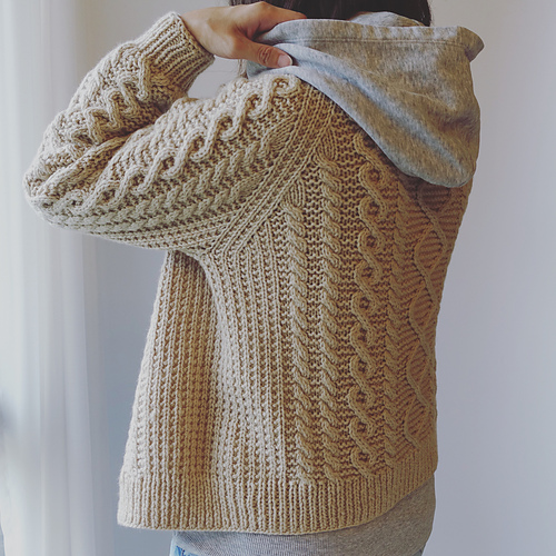 Cableskjerd Cardigan - Irene Lin