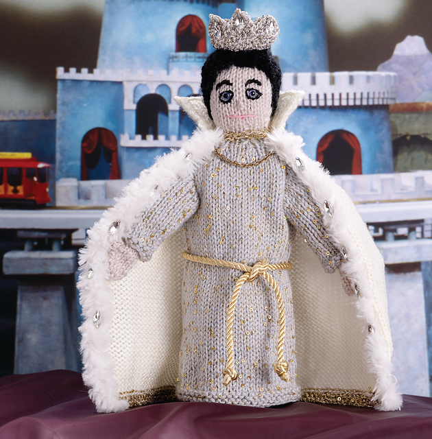 Ravelry Queen Sara Saturday Puppet pattern by Nicky Epstein