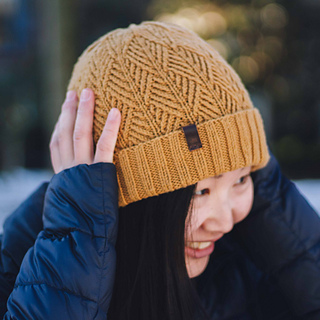 Ravelry: golden larch hat pattern by 