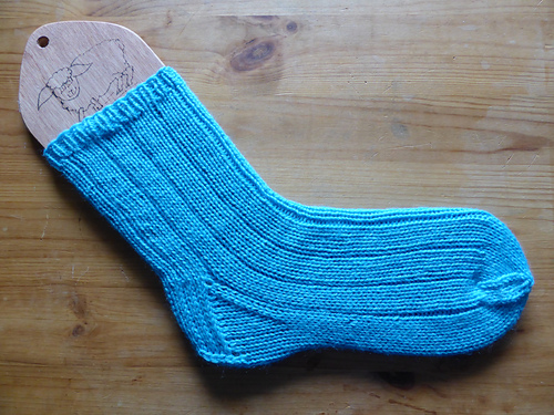Ravelry: Quick & Easy Ribbed Socks pattern by Erssie