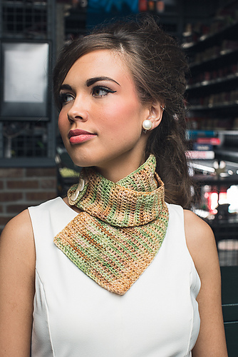 Ravelry: Kingpin Cowl pattern by Christy Lutz