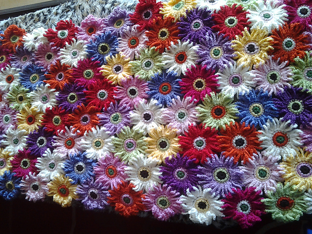 Ravelry Gerbera Garden Blanket Pattern By Kuuyu Patterns