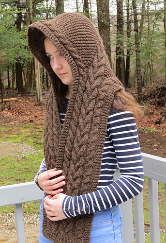 Rustic_Cables_Hooded_Scarf1_me