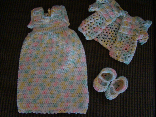 Nightie, Robe & Slippers for 18" Dolls photo 4