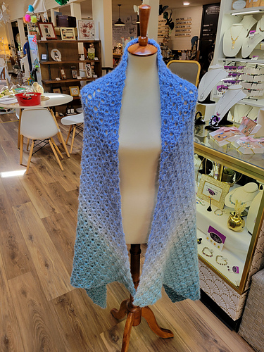 Pretty Peaceful Sjal - byjrw114