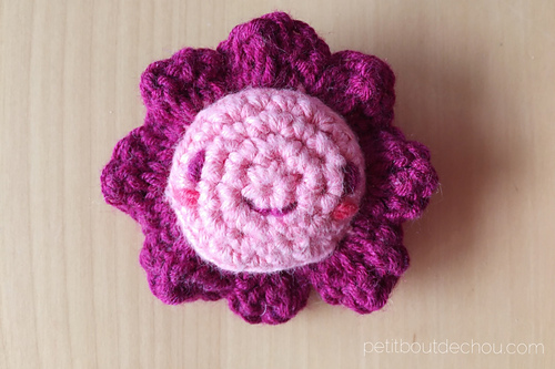 Kawaii amigurumi flower photo 1