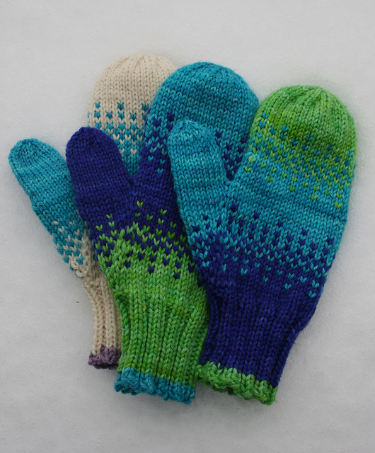 ravelry-hiro-mittens-pattern-by-julia-farwell-clay