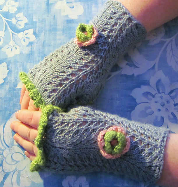 Ravelry Romantic Wrist Warmers, Aran Weight Yarn pattern by Carola Jonsson Haglund