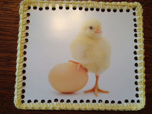 How to Crochet Around a Picture photo 2