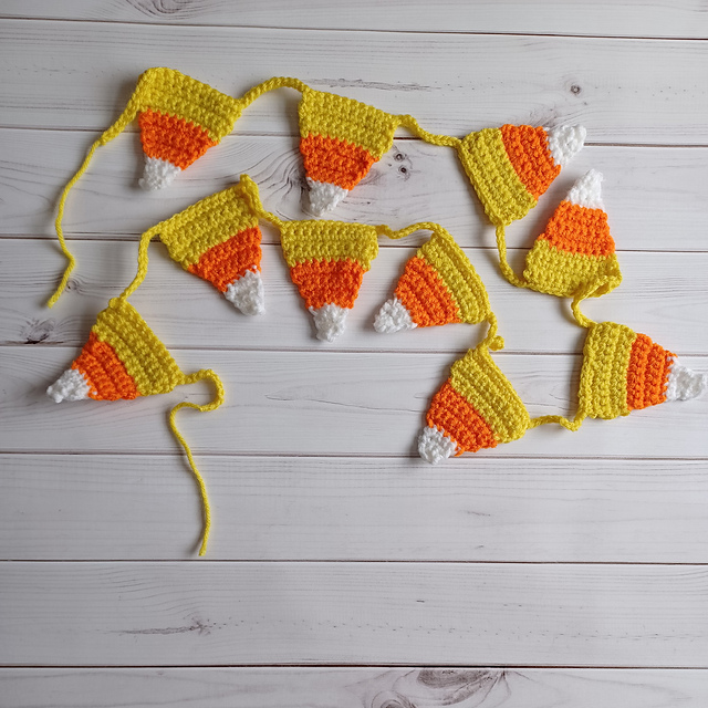 Ravelry Candy Corn Garland pattern by Kristen Killian