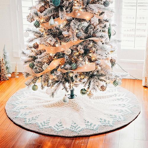 Pine Christmas Tree Skirt photo 11