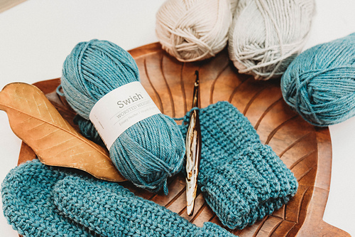 Crochet Knit-Look Mittens photo 2