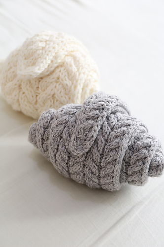 Croissant Cable Scarf