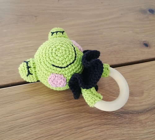 Ravelry: Lollyhop the frog - teether pattern by kim bengtsson friis