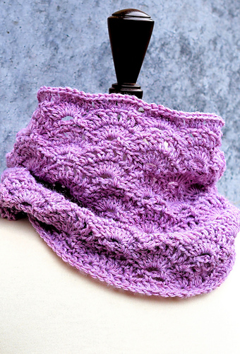 Petticoat Lace Cowl photo 5
