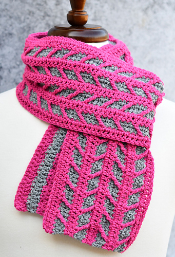 Treads Scarf photo 3