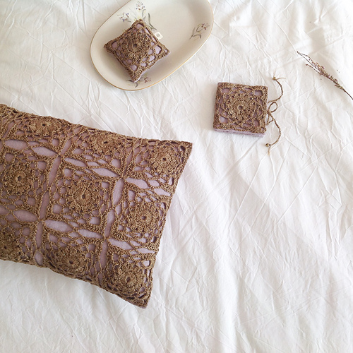 Granny Chic Cushion photo 1