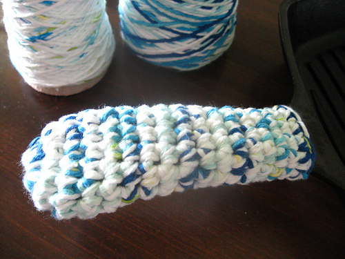 Cast Iron Handle Cozy Cover photo 1