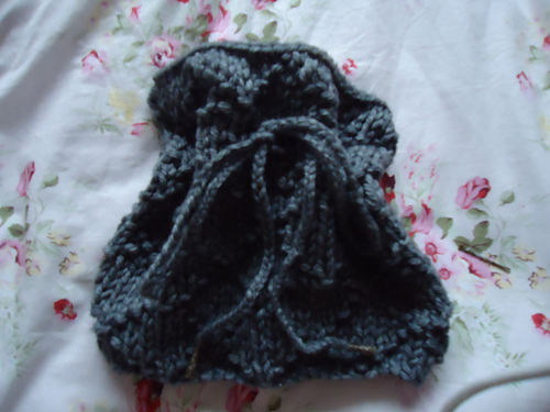 Ravelry: Diamond Drawstring Snood pattern by Hannah Lavinia