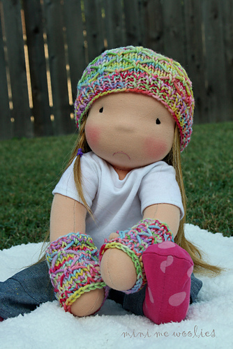 Lucy Doll Hat & Fingerless Gloves photo 2