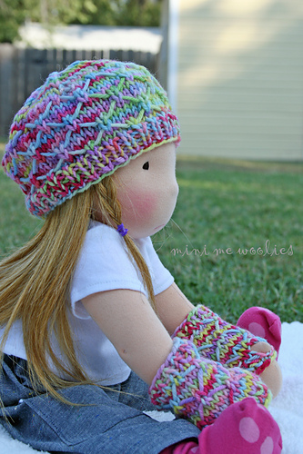 Lucy Doll Hat & Fingerless Gloves photo 3