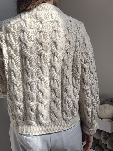 Knitonomy Pearl Genser - Magdalena Parker