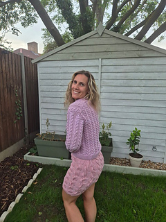DROPS Baby Merino
worn with the Grayling Skirt