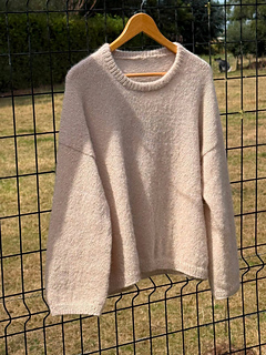 LALOUKNITS Fluff Fine (held double)