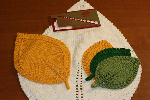 A Leaf in Three Sizes photo 1