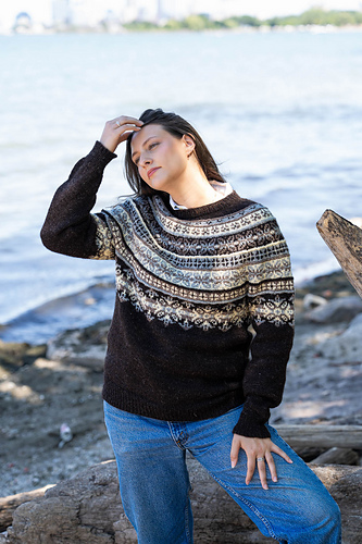 Dogwoods Pullover