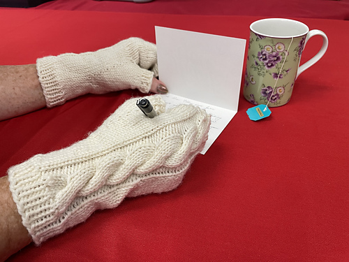 Cabled Fingerless Mitts