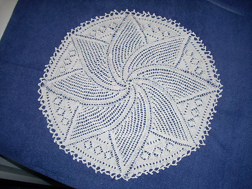 Swirl Leaf Doily - Saturn photo 2