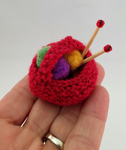 Tiny Yarn Basket photo 2
