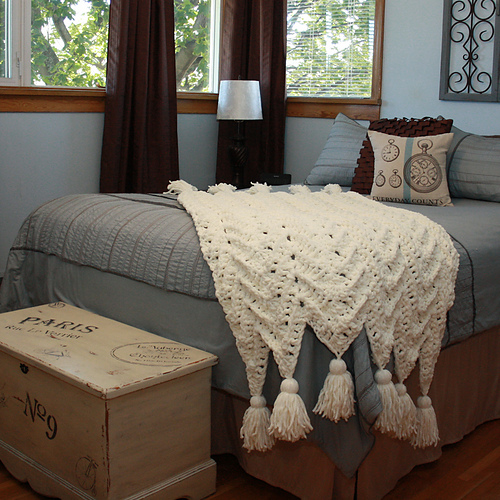 Ravelry Cozy Cottage Throw pattern by Kim Miller