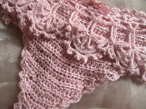 Antique Lace Thong in Silk-Cashmere photo 4