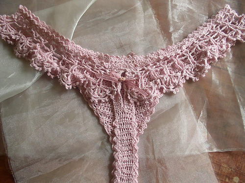 Antique Lace Thong in Silk-Cashmere photo 6