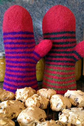 Scrappy Felted Oven Mitts - Kelly Gubbels