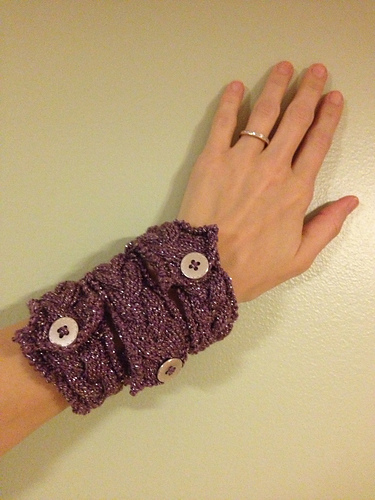 Glittering Knit Bracelet photo 3
