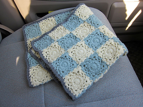 p.18 Blanket of square motif 다른 모습 1