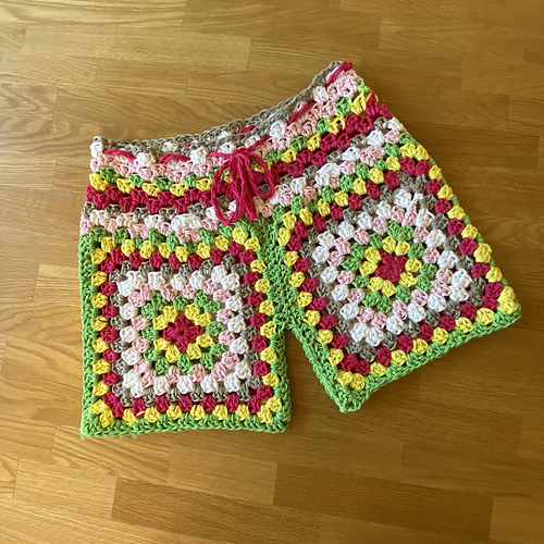 Hekla shorts med bestemorsruter - Lars Andreas Myklebust